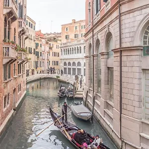  Apartment San Marco Square With Canal View By Wonderful Italy